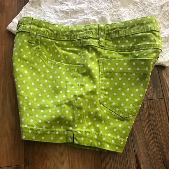 Super cute shorts - Picture 3 of 5